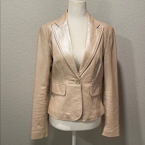 Worthington Pearlized 100% Leather Blazer Beige Jacket 
Lined
Like New 
Small